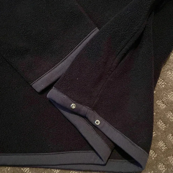 Awesome tinker bell fleece half zip pullover 
Closet 1 - Picture 9 of 10